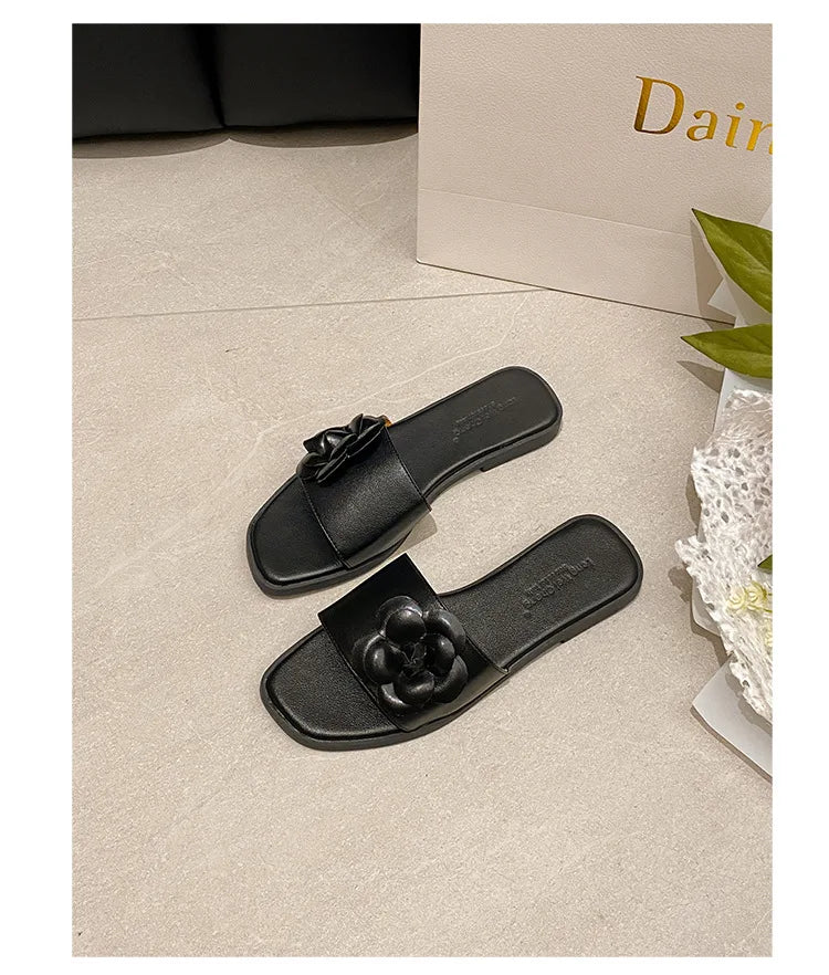 2026Summer flat sandals with floral design, casual and versatile, suitable for outdoor wear