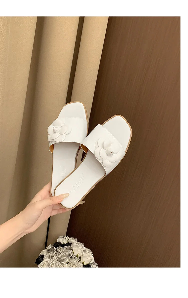 2026Summer flat sandals with floral design, casual and versatile, suitable for outdoor wear