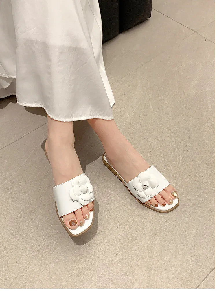 2026Summer flat sandals with floral design, casual and versatile, suitable for outdoor wear
